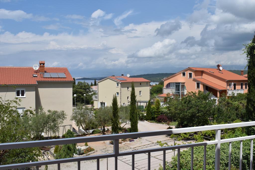 Apartments Green Oasis Malinska Eksteriør bilde