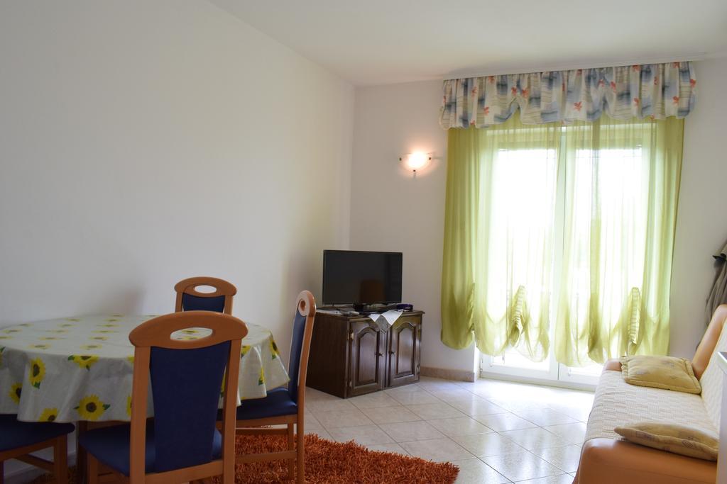 Apartments Green Oasis Malinska Eksteriør bilde